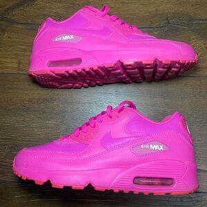 Hot pink Nike Airmax